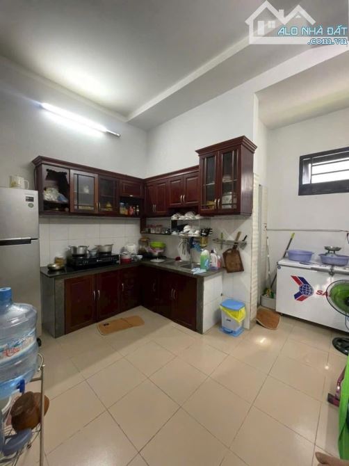 BÁN NHÀ HUỲNH THỊ HAI Q12 - 2 TẦNG 56M2 ( 4M X 14M) - HẺM 5M - 4.57 TỶ. - 1