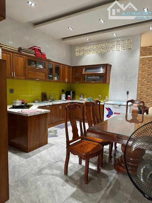 BÁN NHÀ TRỆT 2 LẦU HOÀN CÔNG - TRỤC CHÍNH KDC 148 - CÁCH ĐƯỜNG 3/2 ( 50m ). - 1