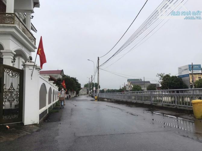 trục chính Ngọc Đôi , Kim Chân, Bắc NInh đường 3 ô tô tránh nhau / Dt 124m2 Giá 3,4 tỷ - 1