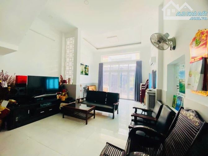 Cực hiếm khu vip Nguyễn Văn Thương P.25 - Bán đất tặng nhà 3 tầng 130m2 - Ngang đẹp 9.5m - 1