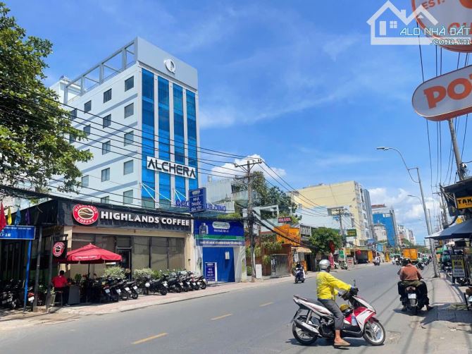 Bán đất tăng nhà mặt tiền kinh doanh Nguyễn Xí 120m2 - Ngang đẹp 6m - Dòng tiền 90tr/tháng - 1