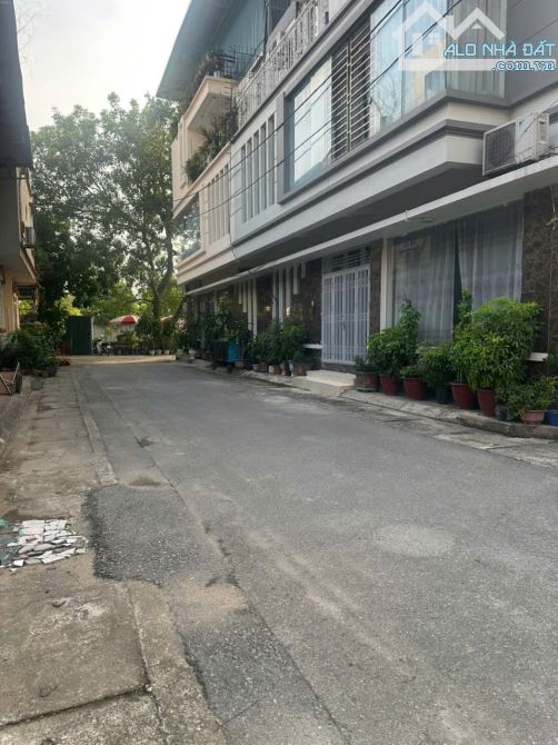 BÁN GẤP 55M ĐẤT TÁI ĐỊNH CƯ XÃ NGỌC HỒI LÔ GÓC ĐƯỜNG 10M VỈA HÈ K.DOANH 8.15 TỶ - 1