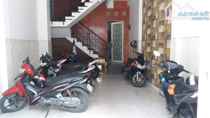 BÁN GẤP NHÀ HẺM XE HƠI THÔNG LÊ THÚC HOẠCH , 64M2 , 4 x 16 , 5 TẦNG , 7PN . GIÁ NHỈNH 8TỶ - 1