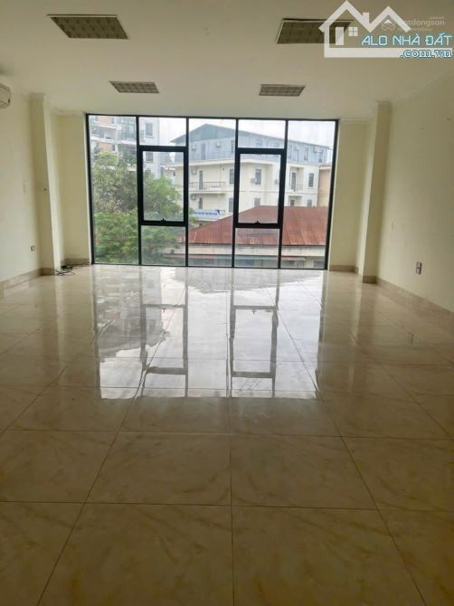Cho thuê nhà khu 24h Tố Hữu. DT 68m2, 5 tầng 1 hầm, có điều hòa. ô tô đỗ thoải mái - 1