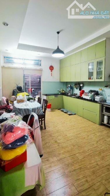 🔥 BÁN NHÀ ÂU DƯƠNG LÂN, P.2, Q.8 - CÓ SÂN ĐẬU Ô TÔ, DT 102M² - CHỈ 11.X TỶ. - 1