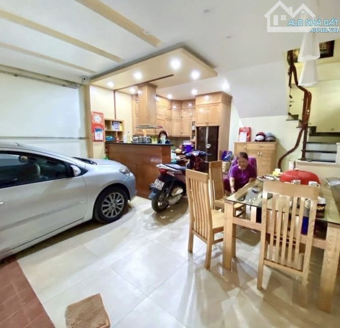 PHỐ NGUYỄN HOÀNG, 5 TẦNG LÔ GÓC- GARA Ô TÔ, NGÕ THÔNG, GẦN PHỐ - 1