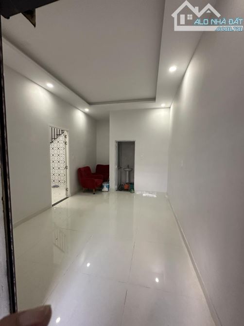 Tân Phú, Huỳnh Thiện Lộc ,DT 5.8x 13 ,  Nở Hậu, Hẻm Thông, 3 PN , Giá chỉ 5,4 Tỷ TL - 12