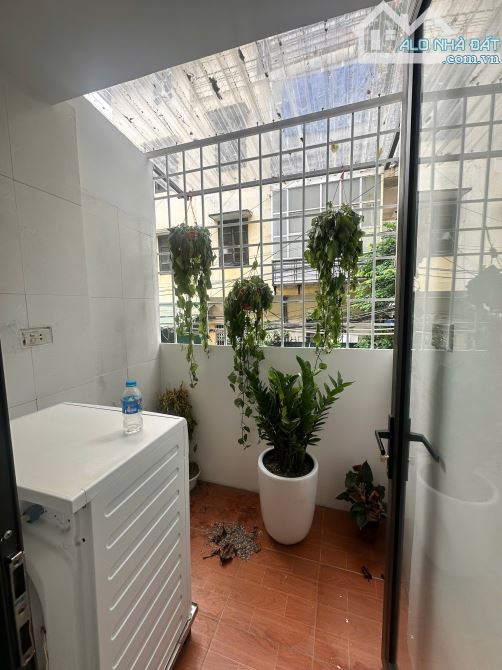 TẬP THỂ TRUNG TÂM ĐỐNG ĐA-86M-LÔ GÓC- 3PHÒNG NGỦ-TẦNG 2-CỨU HOẢ ĐỔ CỬA-5TỶ 6 - 13