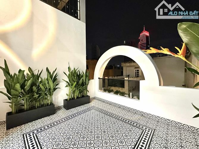 XÂY MỚI 100% - NHÀ ĐẸP 5 TẦNG KTS THIẾT KẾ - HẺM 4.5M Ô TÔ THÔNG - GIÁP Q1 - 13
