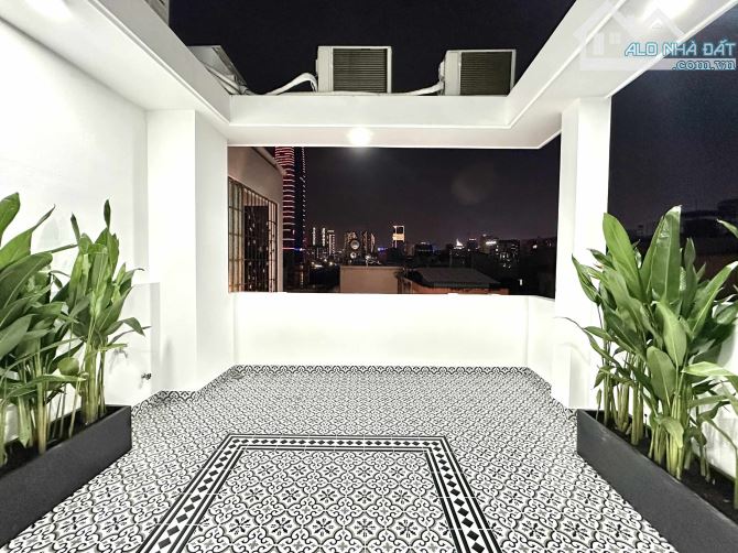XÂY MỚI 100% - NHÀ ĐẸP 5 TẦNG KTS THIẾT KẾ - HẺM 4.5M Ô TÔ THÔNG - GIÁP Q1 - 14