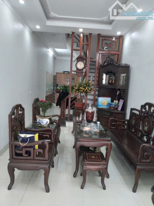 Nhà 3 tầng mới xây mặt đường Phan Đình Phùng