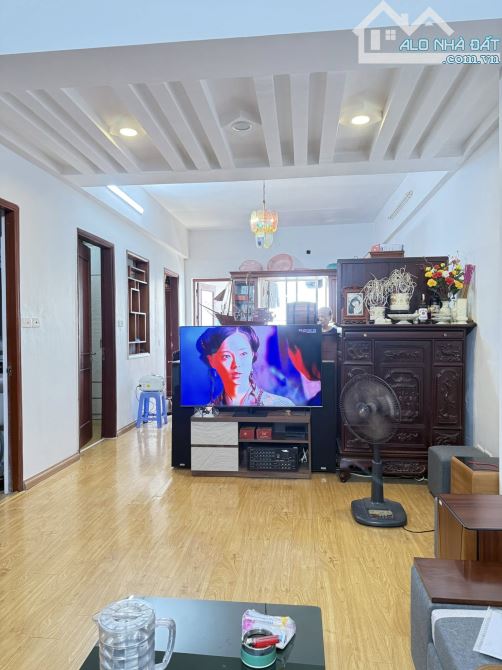 Bán Chung Cư Ba Hàng A số 282 Lĩnh Nam-DT 84 m2-TẦNG CAO-3 NGỦ-2 WC-FULL NỘI THẤT. - 2