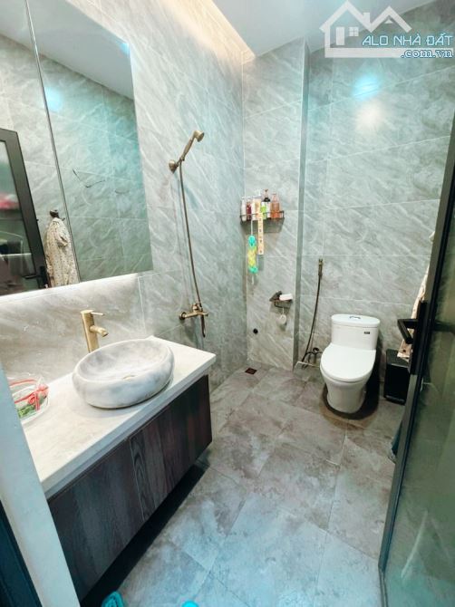 BÁN NHÀ ĐẸP GẦN NGUYỄN SƠN 50M RA MẶT TIỀN 2 TẦNG 110M2 (5X22) 4PN GIÁ 7.X TỶ - 2