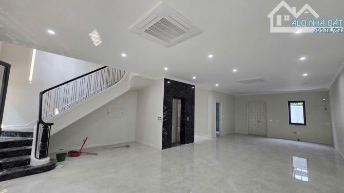 Cho thuê nhà mặt phố 130m2*5 tầng  Nguyễn Quý Đức Thanh Xuân. - 2