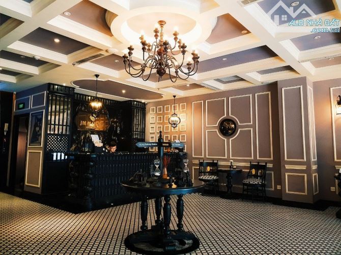 Giảm chào 50 tỷ - còn 968 tỷ - khách sạn mặt phố Hàng Gai - 375m2 - Doanh Thu 78 tỷ/năm