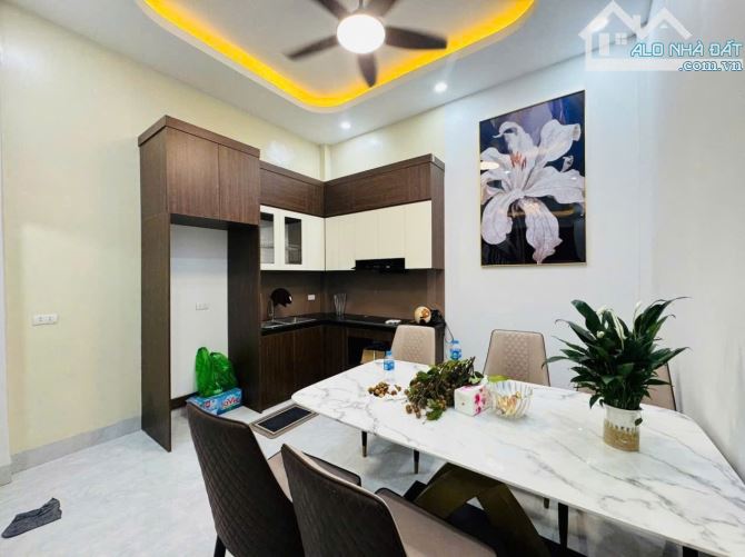 Siêu phẩm lô góc Trường Chinh ô tô đỗ cửa 30m ra mặt phố 5 tầng 52m2 mới tinh cho thuê, KD - 2