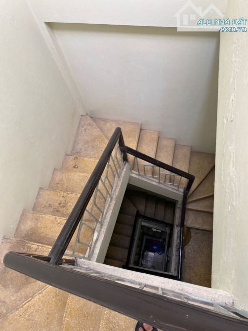 Bán căn nhà 30m2 cách phố chính Thành Công 10M, ngõ thông Láng Hạ, La Thành - 2