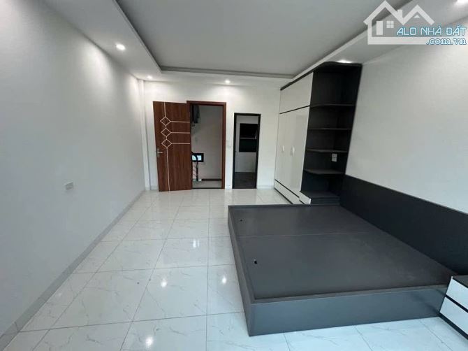 Nhà mới 5T  vị trí đẹp tại thị trấn Phùng cần bán - 2
