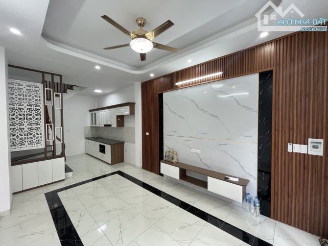 Bán nhà Phúc Lợi, mới, thoáng,  Góc, gần ô tô tránh, nhỉnh 6 tỷ Nhà mới 5 tầng, NỞ HẬU - 2