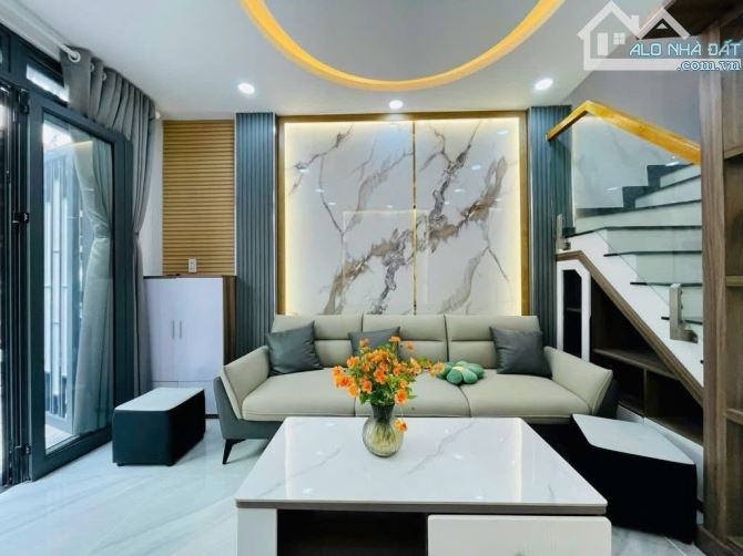 Bán nhà Xuân Thuỷ, nhà đẹp, ở ngay, 2 mặt thoáng, cách ô tô 40m, 42m2, 10.x tỷ - 2