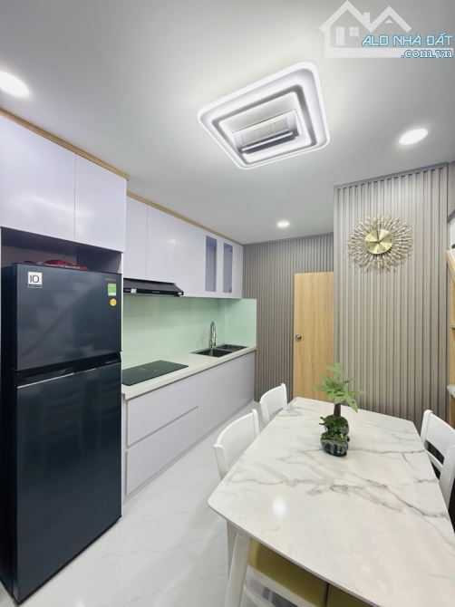 Bán nhà hẻm 3m Lê Văn Sỹ Q.3, full nội thất xịn sò, 2PN, sổ đẹp, chỉ 4.x tỷ - 2