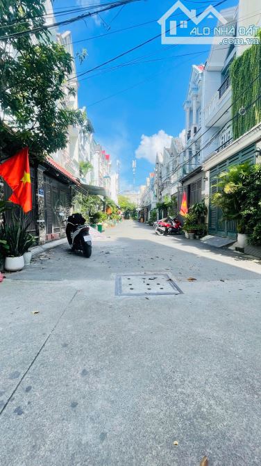 NHỈNH NHẸ 6 TỶ, NHÀ LÔ GÓC 2 MẶT TIỀN HẺM 8M, HIỆP THÀNH CITY, NGANG 6M, 4 TẦNG BTCT - 2
