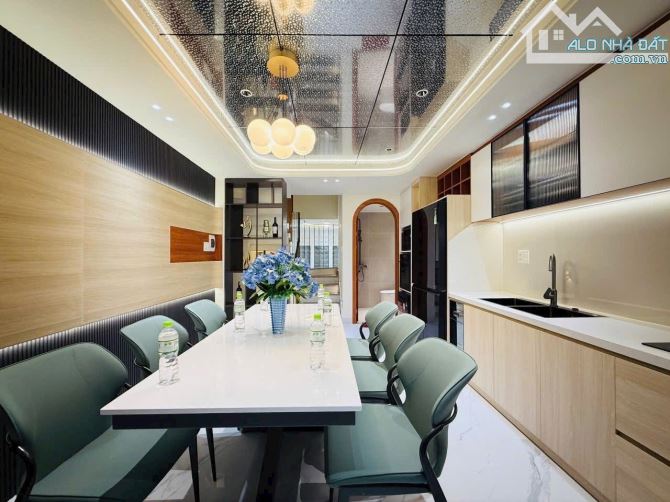 Gấp! Bán nhanh nhà Kỳ Đồng,Q3 47m2 xây 4 tầng giá 2tỷ990.Gần cầu Lê Văn Sỹ.Cho thuê 15tr - 2