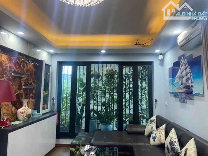 Bán nhà phố Hoàng Sâm, 40m², 4 tầng, vị trí đắc địa lõi Cầu Giấy, nhỉnh 8 tỷ - 2