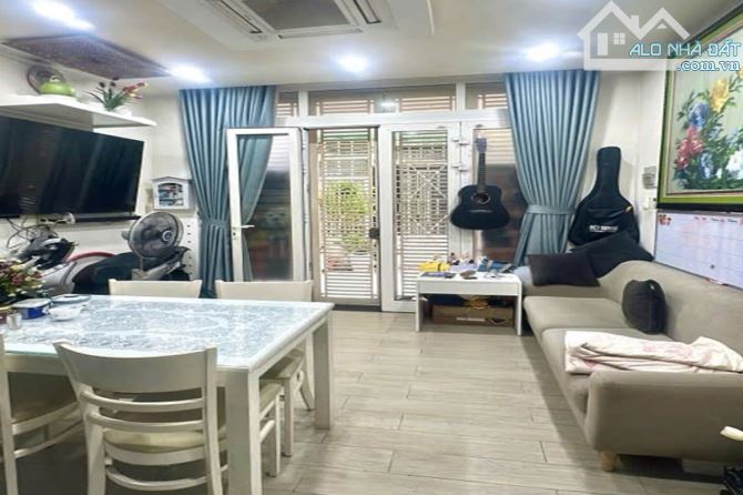Bán nhà hẻm 3m, Nguyễn Đình Khơi, Tân Bình, 24 m² (4m x 6m), 2 phòng - Giá 5.3 tỷ TL - 2