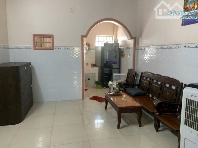 Bán nhà mặt tiền Lái Thiêu 49 Ngang 6,7m nở hậu 6,8m rất đẹp nhà còn mới - 2