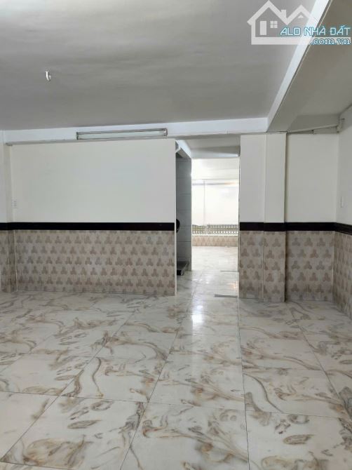 Bán nhà mặt tiền Nguyễn Oanh gần chợ Căn Cứ 26 - Kết cấu 3 tầng DT 4.7x17 vuông đẹp - 2