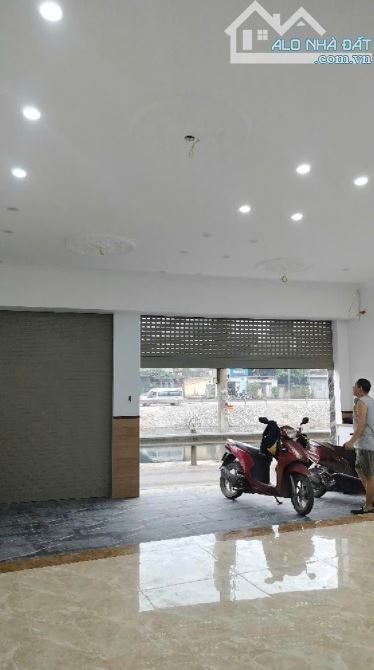 Bán nhà mặt phố Bờ sông Tựu Liệt, DT 90 m2, 4 tầng thang máy, ở & KD luôn! - 2