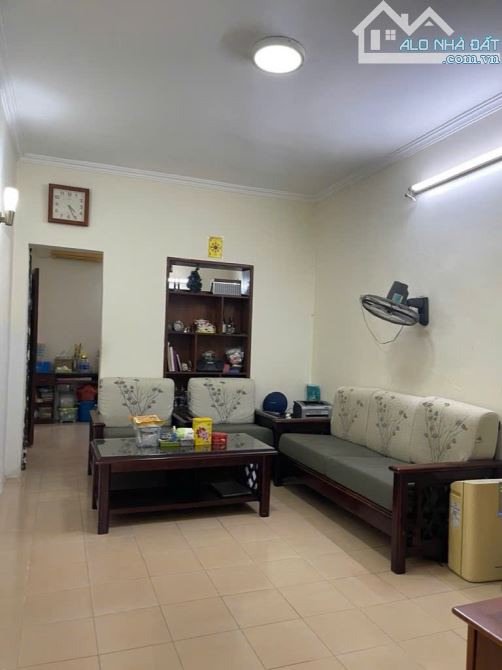 CẦN BÁN CĂN HỘ TẬP THỂ PHẠM VĂN ĐỒNG - 3 NGỦ - 120M2 - 2