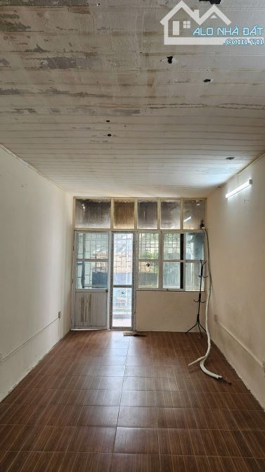 Cho thuê nhà Phan Định Giót, Thanh Xuân ngõ ô tô 2 tầng x 80m2 kho, VP cty, 8.5 triệu - 2