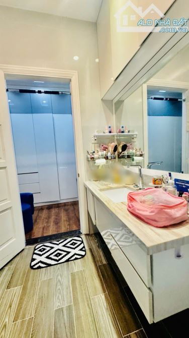 Q7 BIỆT THỰ HIM LAM VĂN PHÒNG 10x20 200M² FULL NỘI THẤT CAO CẤP HĐ THUÊ 70 TR/TH - 2