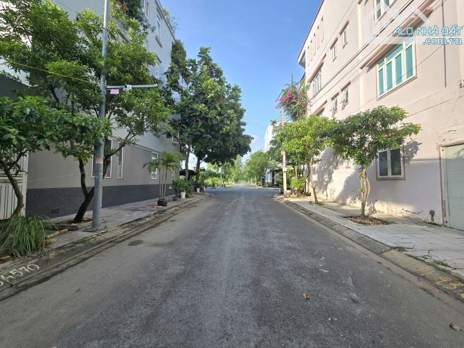 13,5 tỷ TL, Đất mặt tiền ngay Trương Văn Bang, UBND Tp Thủ Đức 5,7x17,5 CN 100m2 - 2
