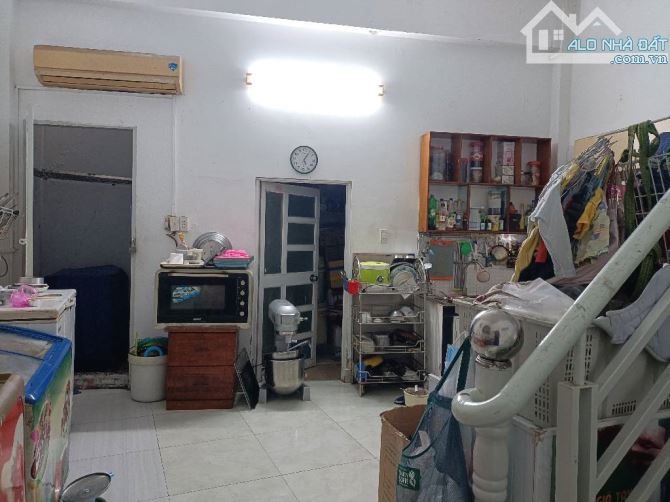 QUẬN 8 - DƯƠNG BÁ TRẠC - 100 M2 - SỔ HỒNG RIÊNG - HOÀN CÔNG ĐỦ - CHỈ 7.2 TỶ. - 2