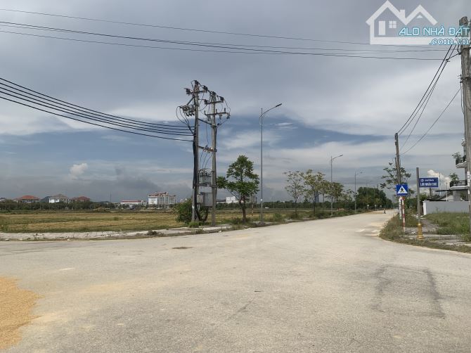 Đất mặt tiền Nguyễn Công Duẫn (trục Vũ Phương Vũ) khu đấu giá Thuỷ Dương - 2