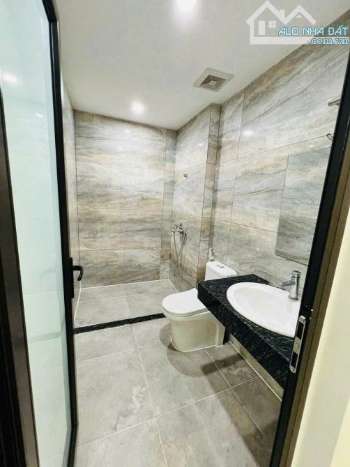 Cho thuê nhà MỚI ĐẸP KĐT Văn Khê 80m x 5 tầng thông sàn 26tr - 2