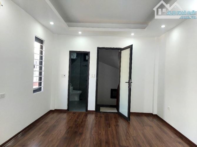 VIỆT HƯNG - 5 TẦNG - 5,x TỶ 👉VỊ TRÍ CỰC ĐẸP - - 2