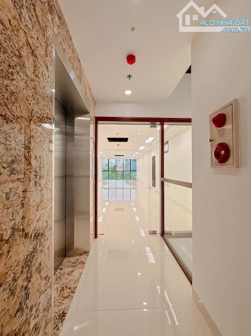 BÁN TOÀ VĂN PHÒNG MẶT PHỐ NGUYỄN KHANG 85m2x8T THANG MÁY - 69.6 TỶ - PCCC ĐẦY ĐỦ - VỈA HÈ - 2