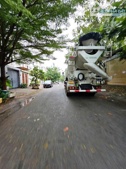 bán đất 100m2, phú thuận, huỳnh tấn phát, hẻm xe hơi, 2 mặt tiền nhỉnh 7 đồng - 2