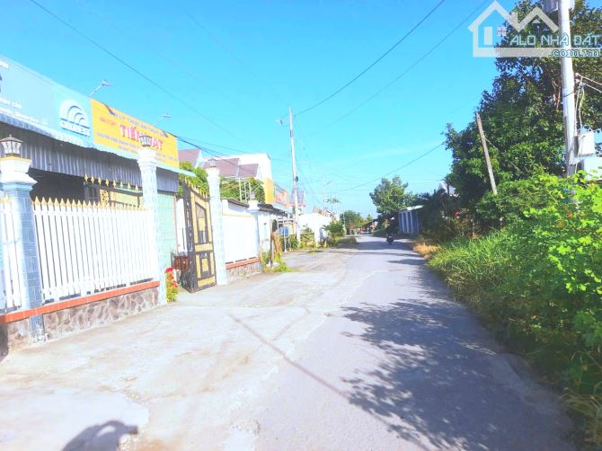Quá thơm, 825m2 đất thổ cư View Kênh Nhựt Tảo chỉ 1.1 tỷ - 2