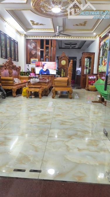 Cho thuê nhà nguyên căn Thuận Giao nhà phố cao cấp full nội thất giá 12 tr/ tháng - 2