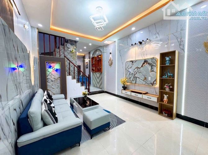 Nhà 2 Lầu Tân Kim 4 x 15m, 4PN 3WC Full Nội Thất Đường Xe Hơi. Sổ Hồng Riêng - 2