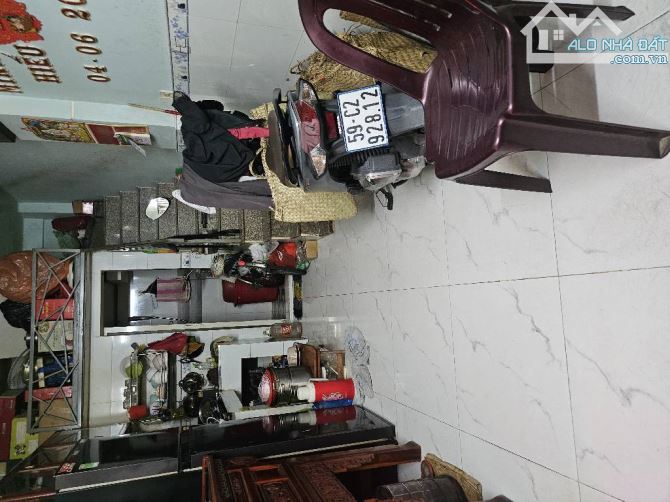 Bán nhà hẻm 301 trần xuân soạn P Tân Kiểng Quận 7. 19m2 - 2