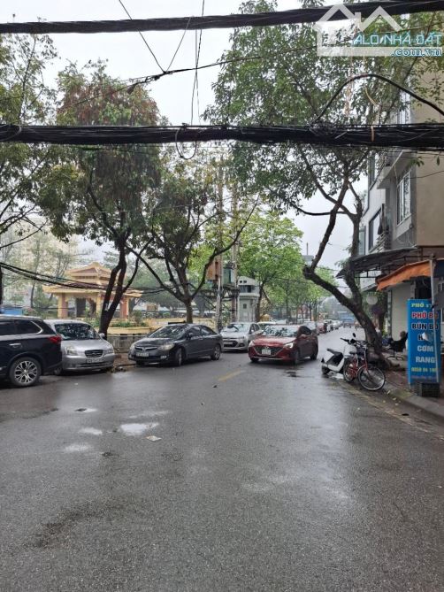 Bán nhà Văn Quán - nhỉnh 13 tỷ - 45m2 - 4 tầng kinh doanh - oto đỗ cửa vào nhà - 2