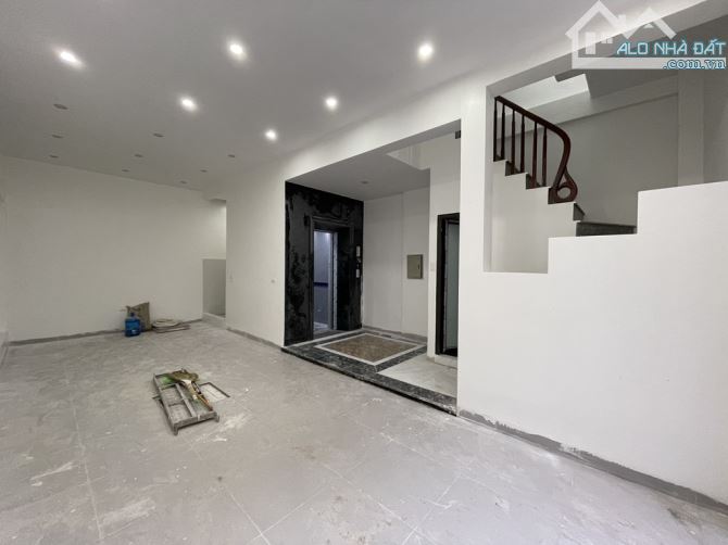 HIẾM CÓ – Ô TÔ SÁT NHÀ – 3 BƯỚC RA PHỐ – THANG MÁY NHẬP KHẨU – CHỈ 12.5 TỶ - 2