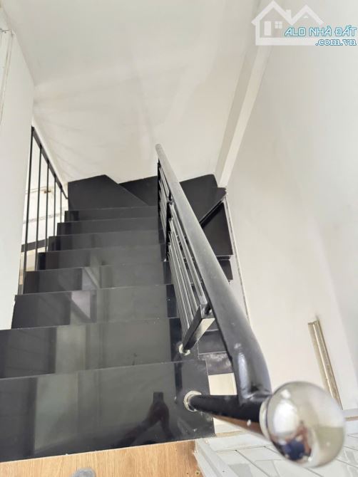 BÁN NHÀ VÀO Ở NGAY CMT8 - QUẬN 3 - 34m2 - 2 TẦNG - CHỈ 3.9 Tỷ - 2 TẦNG 2 PN. - Hẻm Ba Gác - 2