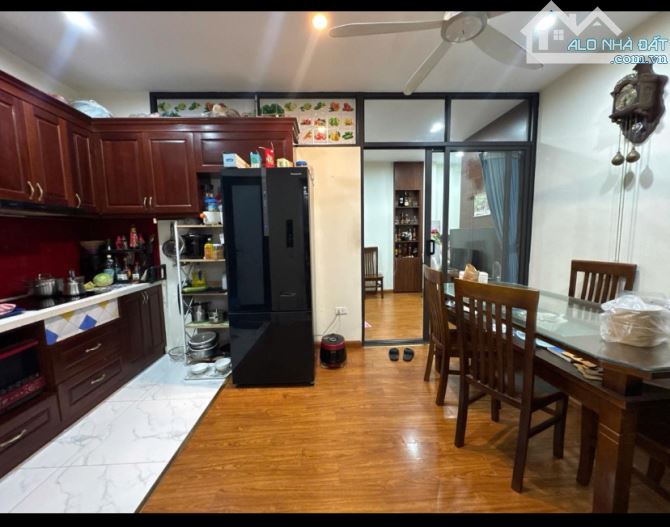 NHÀ 6 T THANG MÁY PHỐ TÂY SƠN- 45m2 - Gần vườn hoa - Cách mp 10m - 2